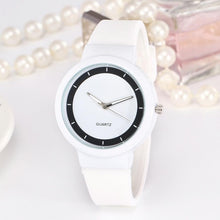 Load image into Gallery viewer, Strap Analog Quartz Round Watch